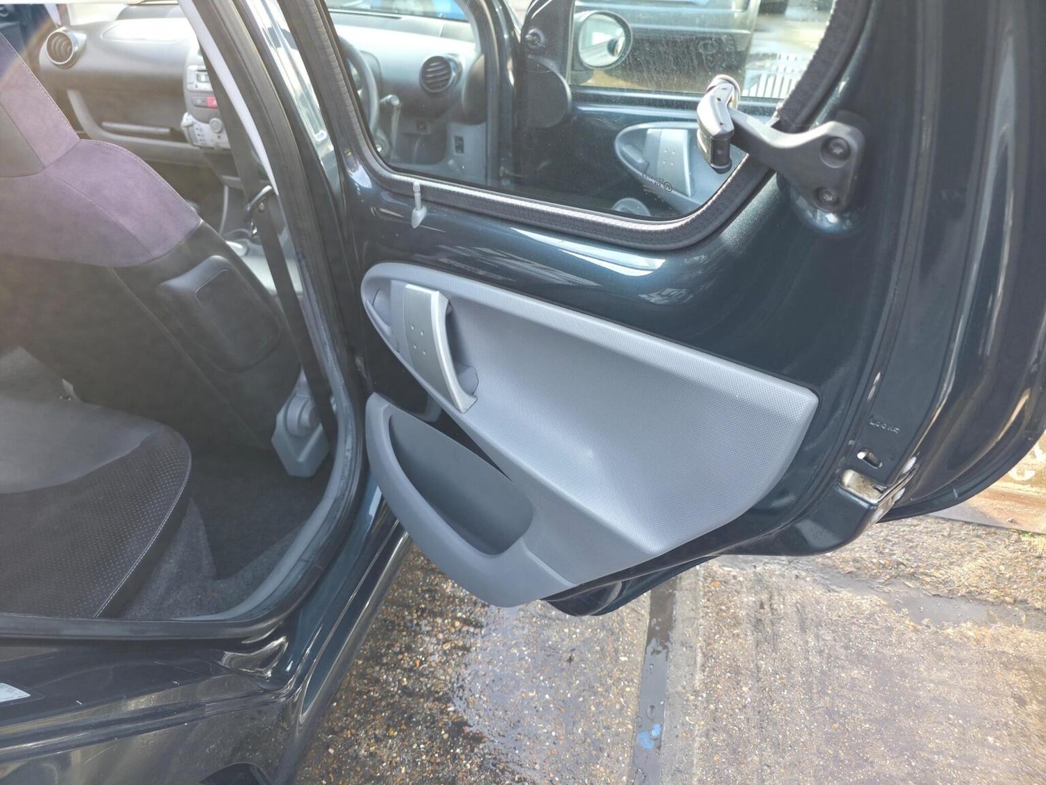 Used Toyota AYGO 2011 for sale - 76560029: Photo 26