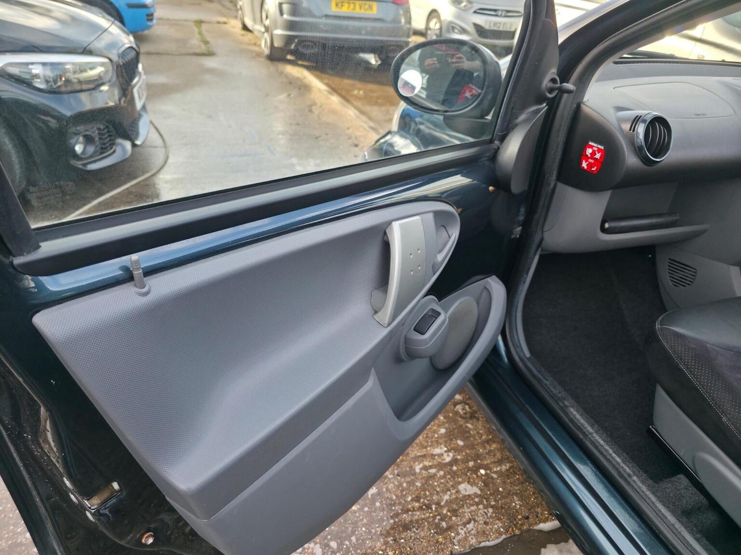 Used Toyota AYGO 2011 for sale - 76560029: Photo 27