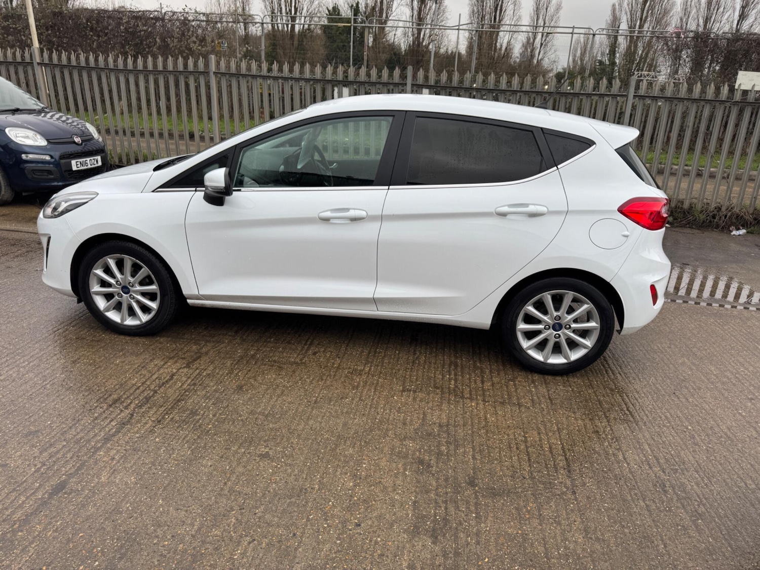 Used Ford Fiesta 2017 for sale - 77611887: Photo 9