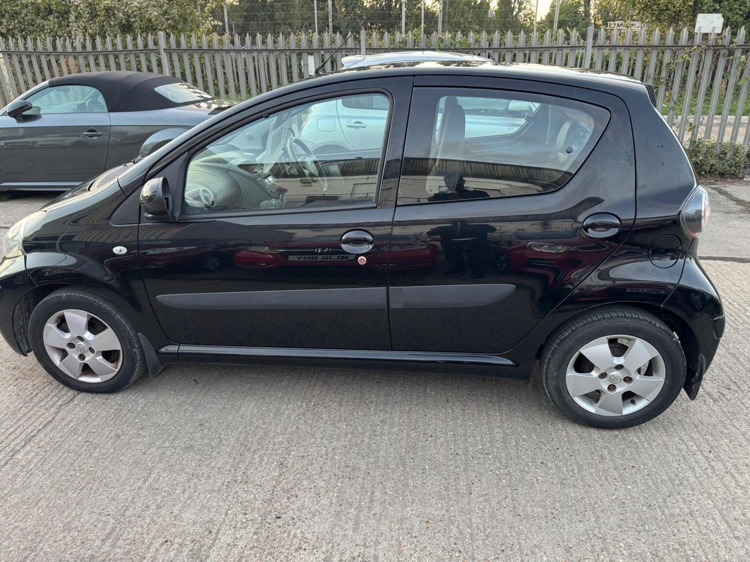 Used Toyota AYGO 2009 for sale - 76022656: Photo 10
