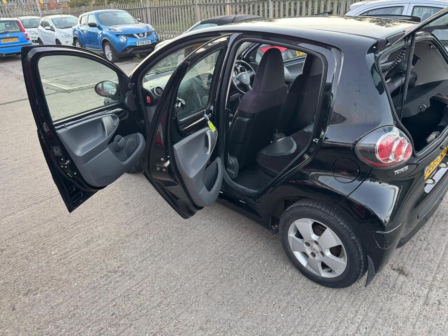 Used Toyota AYGO 2009 for sale - 76022656: Photo 9