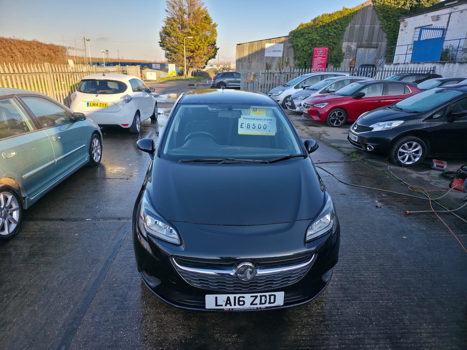 Used Vauxhall Corsa 2016 for sale - 77081386: Photo 2