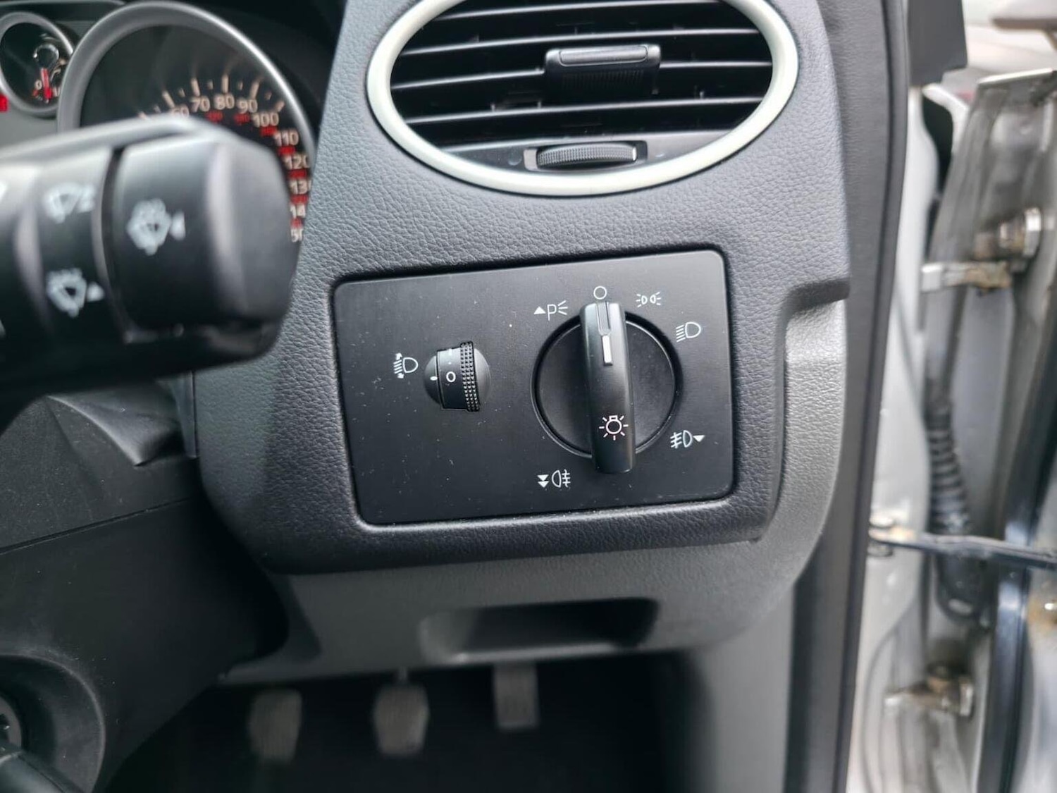 Used Ford Focus 2010 for sale - 76293267: Photo 25