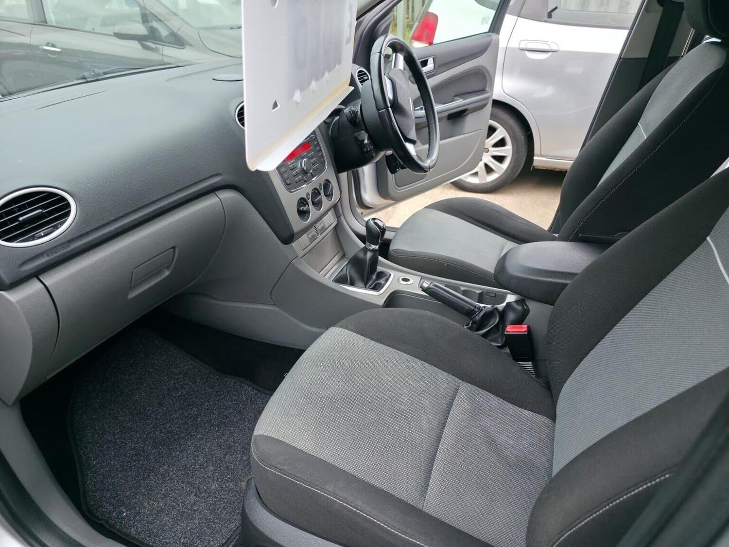 Used Ford Focus 2010 for sale - 76293267: Photo 26