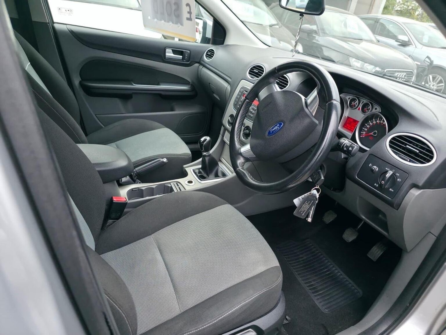 Used Ford Focus 2010 for sale - 76293267: Photo 28