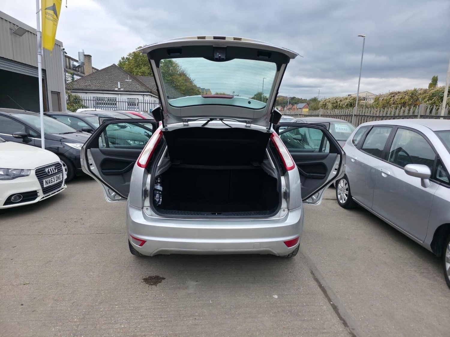 Used Ford Focus 2010 for sale - 76293267: Photo 29