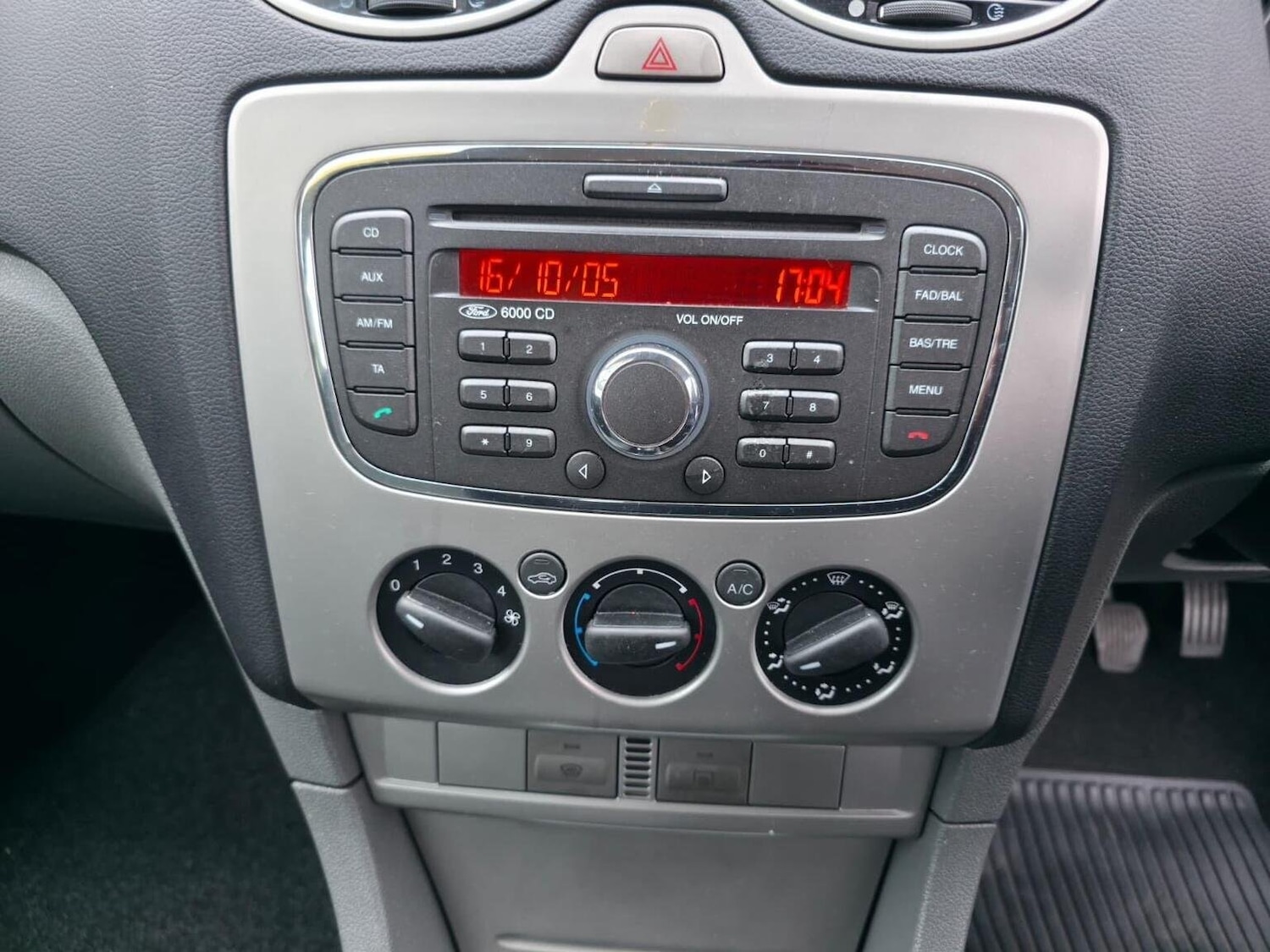 Used Ford Focus 2010 for sale - 76293267: Photo 30