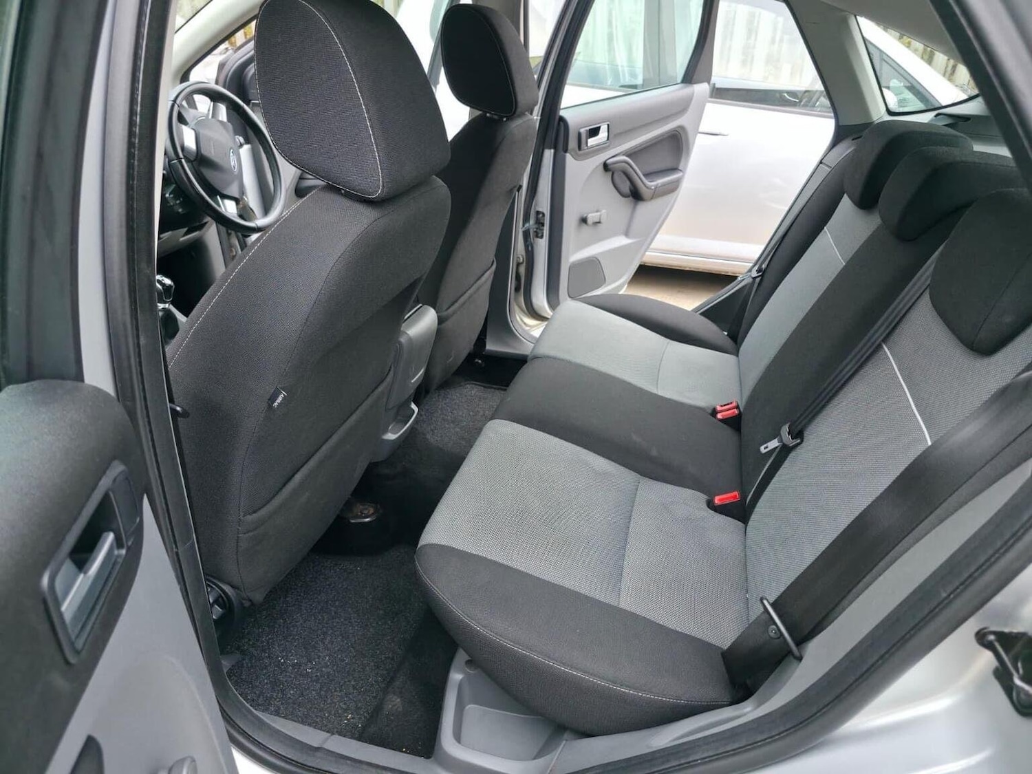 Used Ford Focus 2010 for sale - 76293267: Photo 34