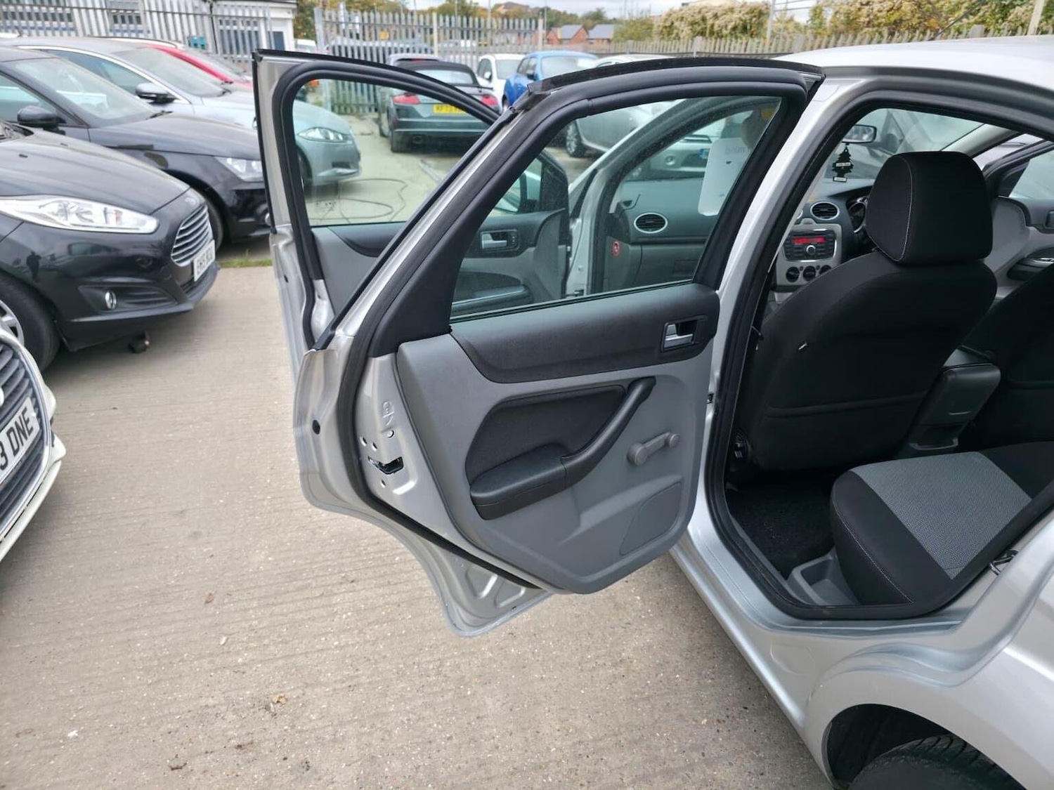 Used Ford Focus 2010 for sale - 76293267: Photo 38