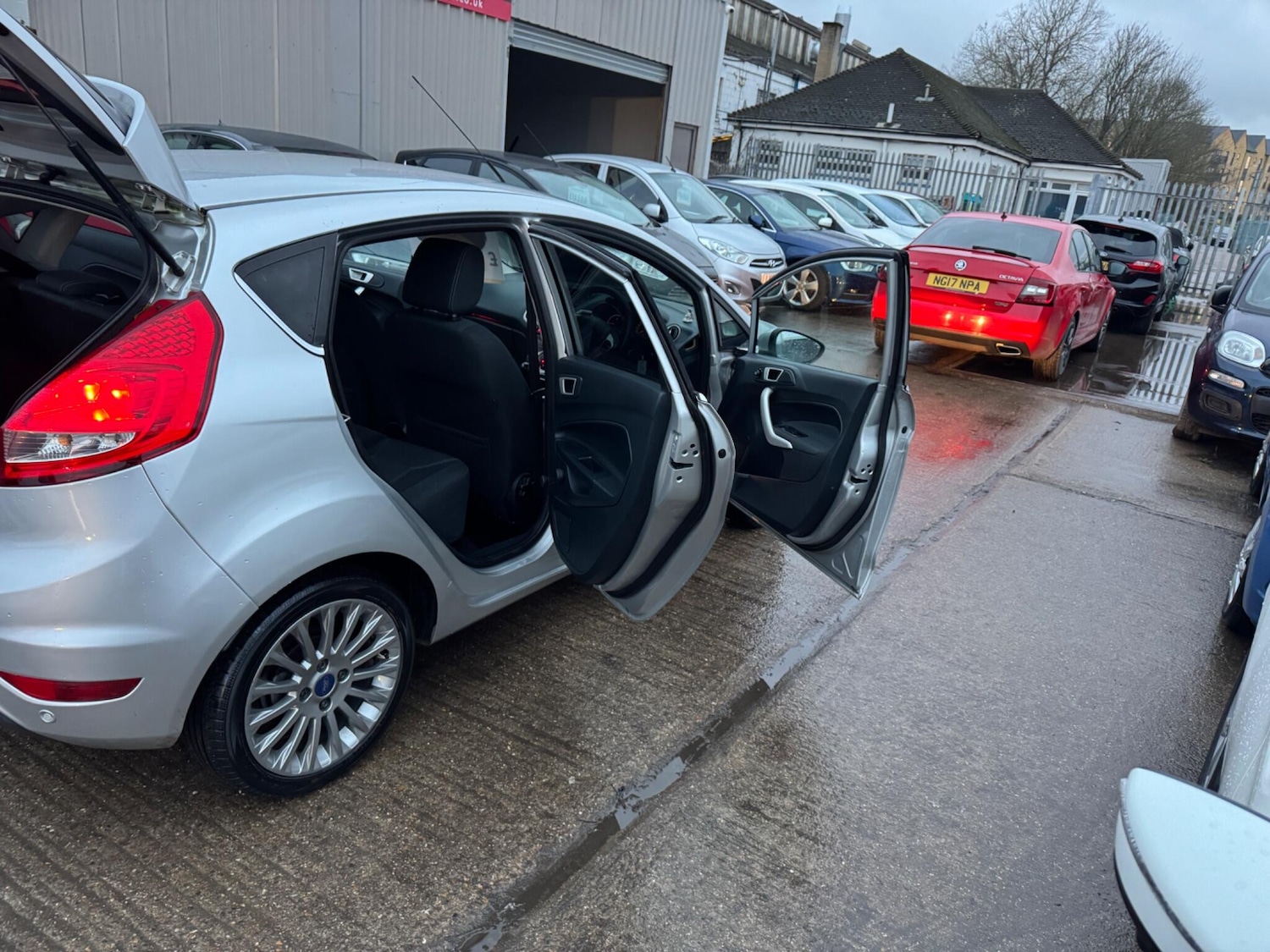 Used Ford Fiesta 2011 for sale - 77611790: Photo 16