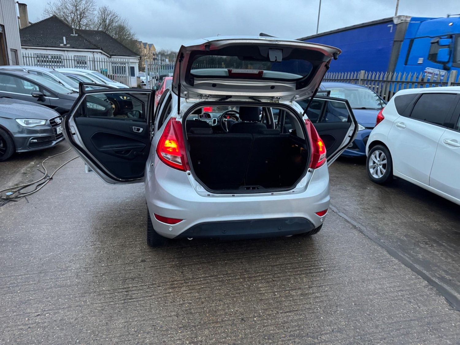 Used Ford Fiesta 2011 for sale - 77611790: Photo 40