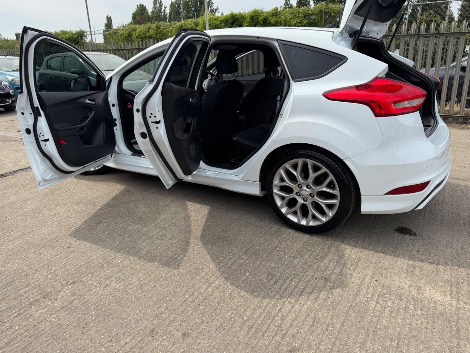 Used Ford Focus 2017 for sale - 76638792: Photo 11