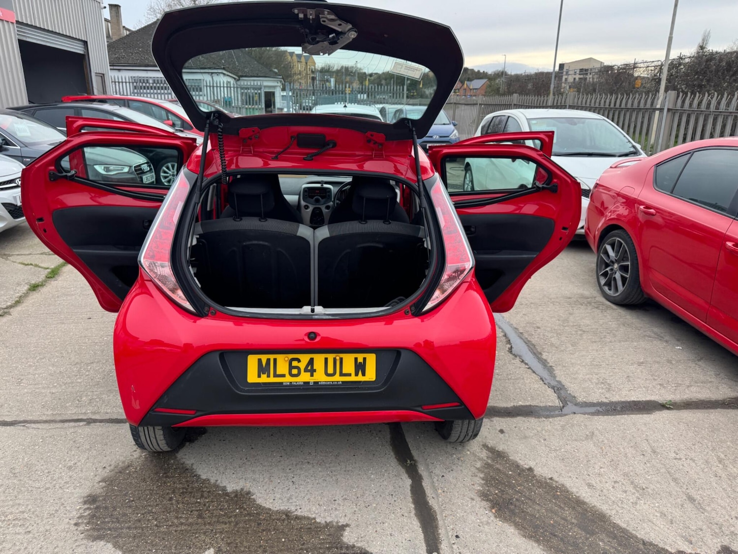 Used Toyota AYGO 2014 for sale - 77892105: Photo 25