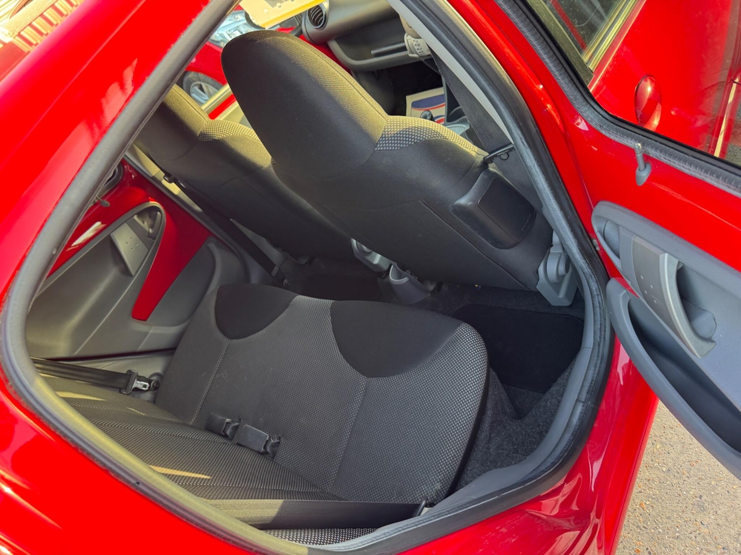 Used Toyota AYGO 2012 for sale - 78184955: Photo 30