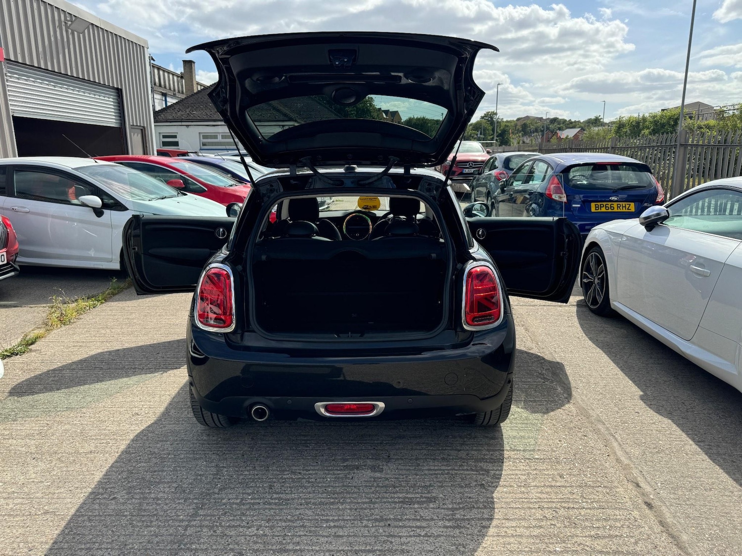 Used MINI Hatch 2018 for sale - 76638812: Photo 17