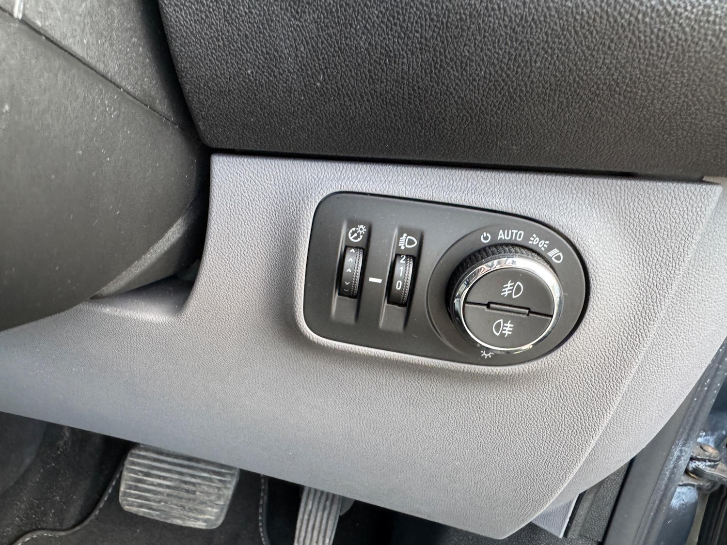 Used Vauxhall Corsa 2015 for sale - 76638816: Photo 30