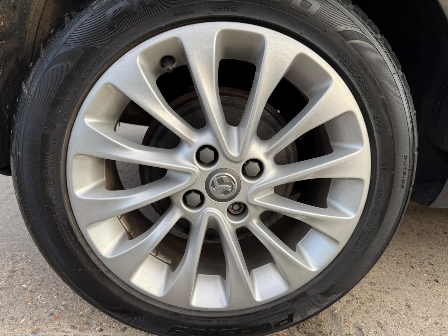 Used Vauxhall Corsa 2015 for sale - 76638816: Photo 34