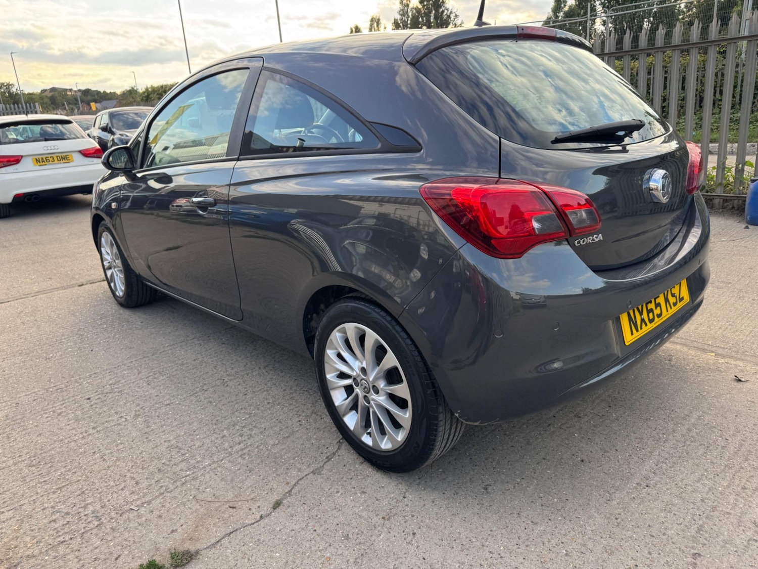 Used Vauxhall Corsa 2015 for sale - 76638816: Photo 4
