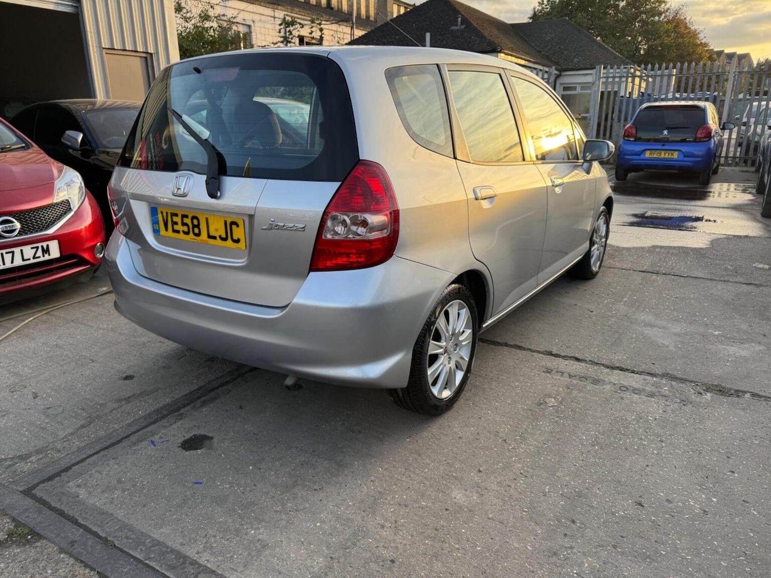 Used Honda Jazz 2009 for sale - 76205644: Photo 15