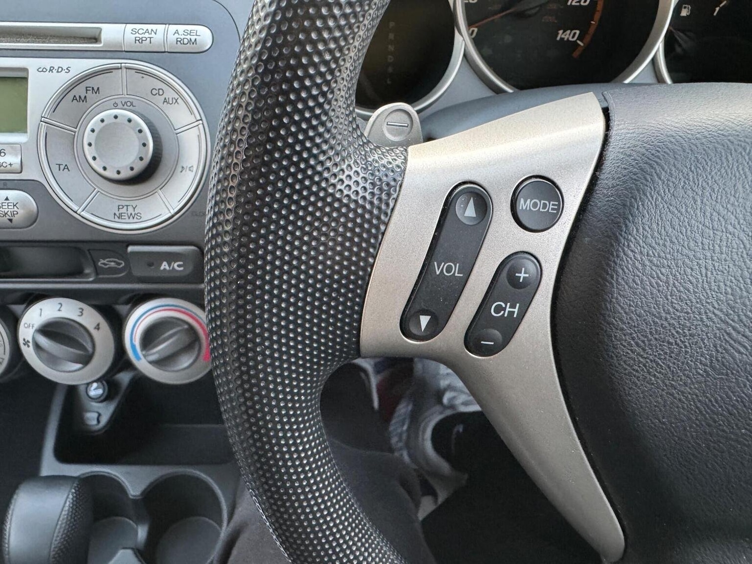 Used Honda Jazz 2009 for sale - 76205644: Photo 26