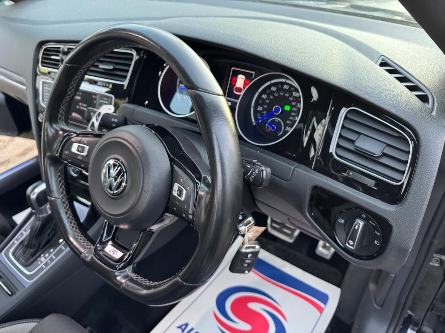 Used Volkswagen Golf 2017 for sale - 76521130: Photo 60