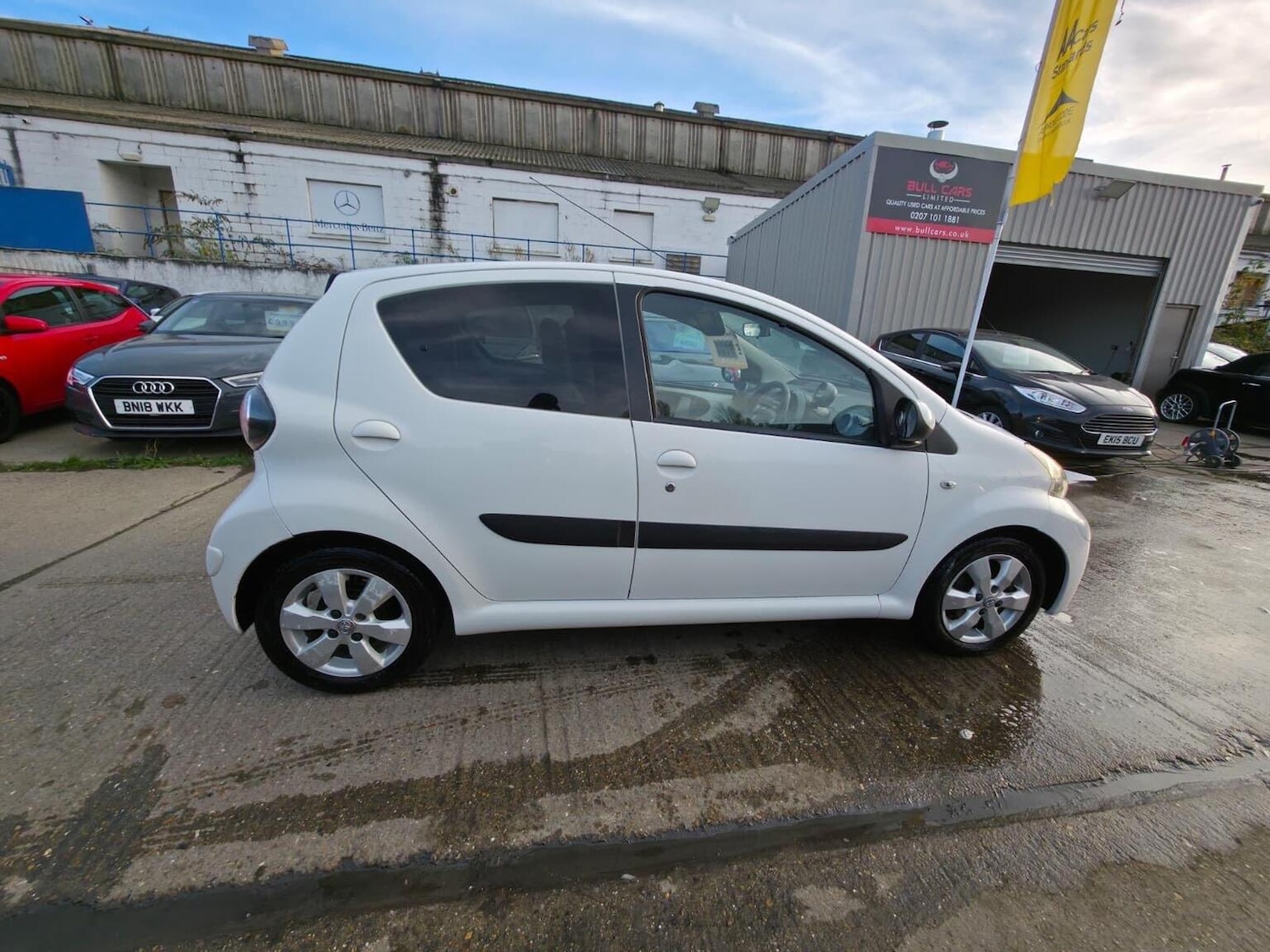 Used Toyota AYGO 2013 for sale - 76559915: Photo 14