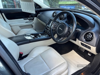Used Jaguar XJ 2015 for sale - 75732626: Photo