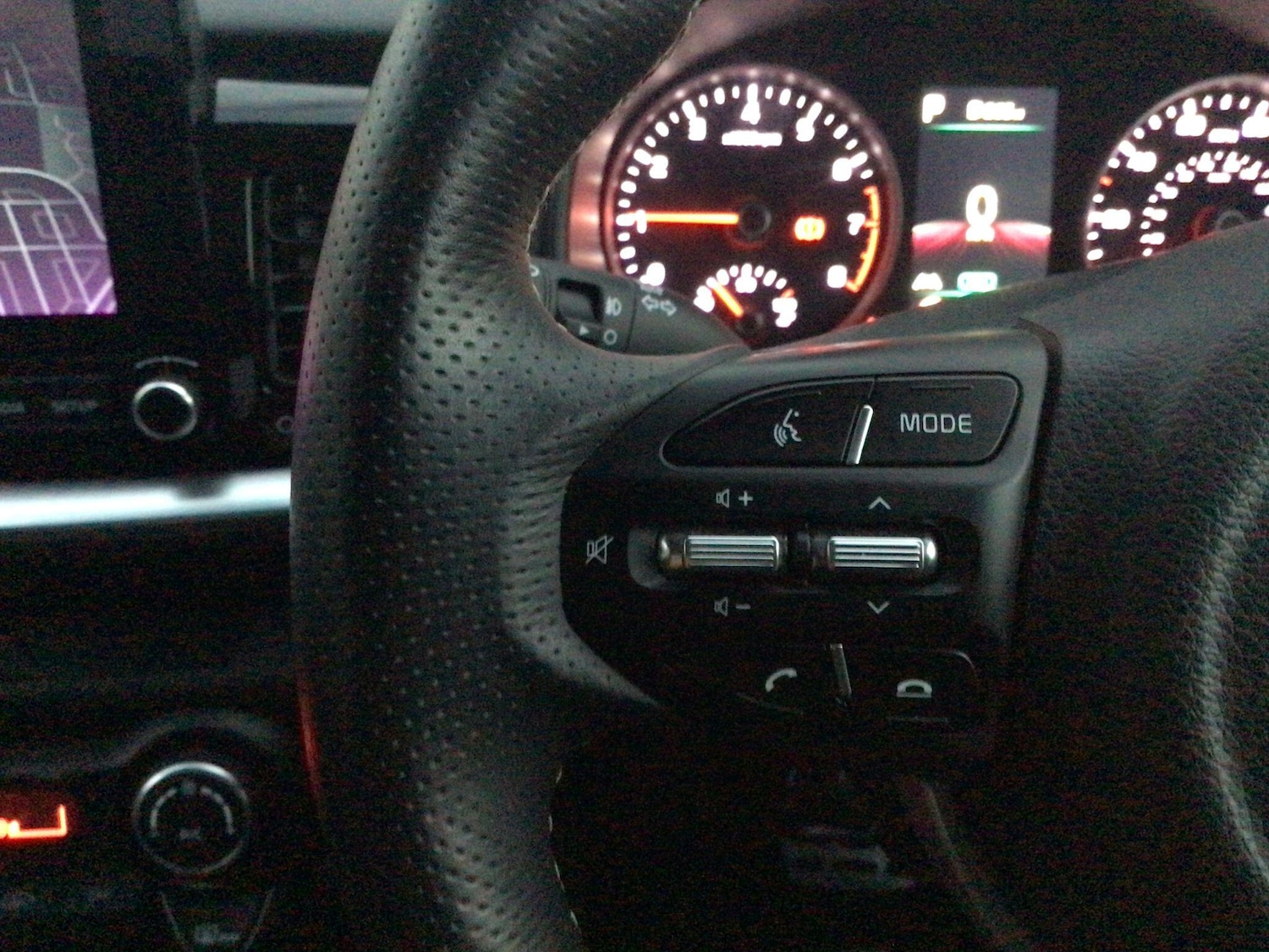 Used Kia Stonic 2023 for sale - 76899170: Photo 17