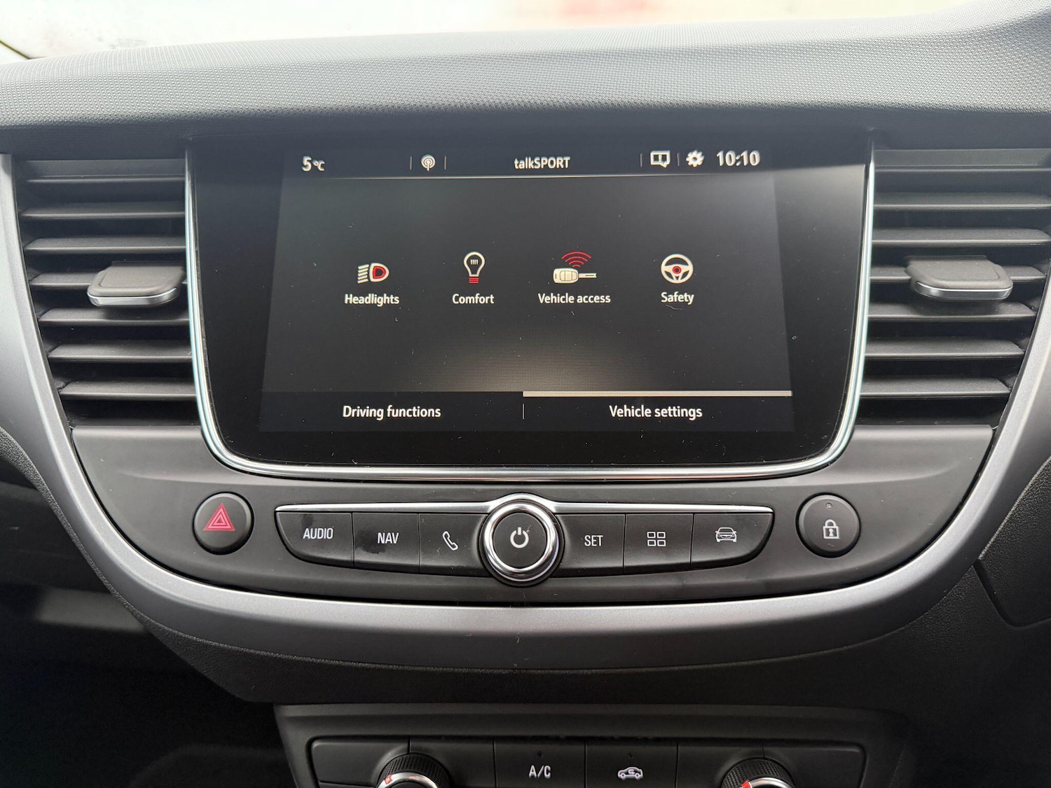 Used Vauxhall Crossland 2021 for sale - 77029570: Photo 29