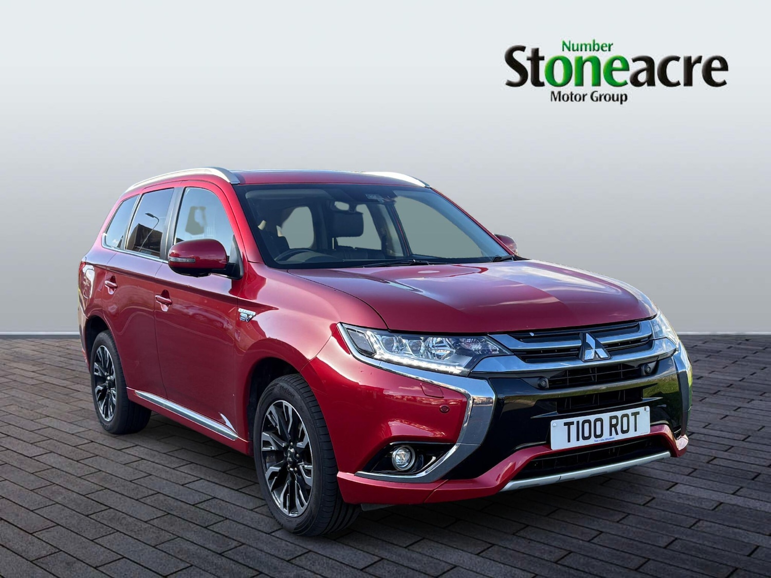 Used Mitsubishi Outlander 2017 for sale - 76388167: Photo 1