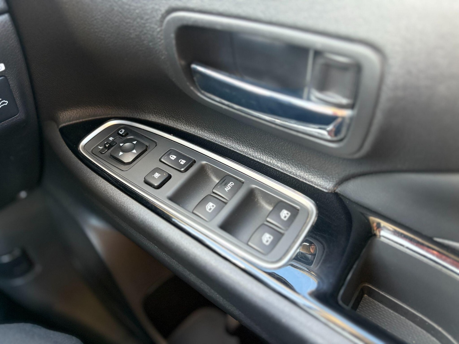 Used Mitsubishi Outlander 2017 for sale - 76388167: Photo 42