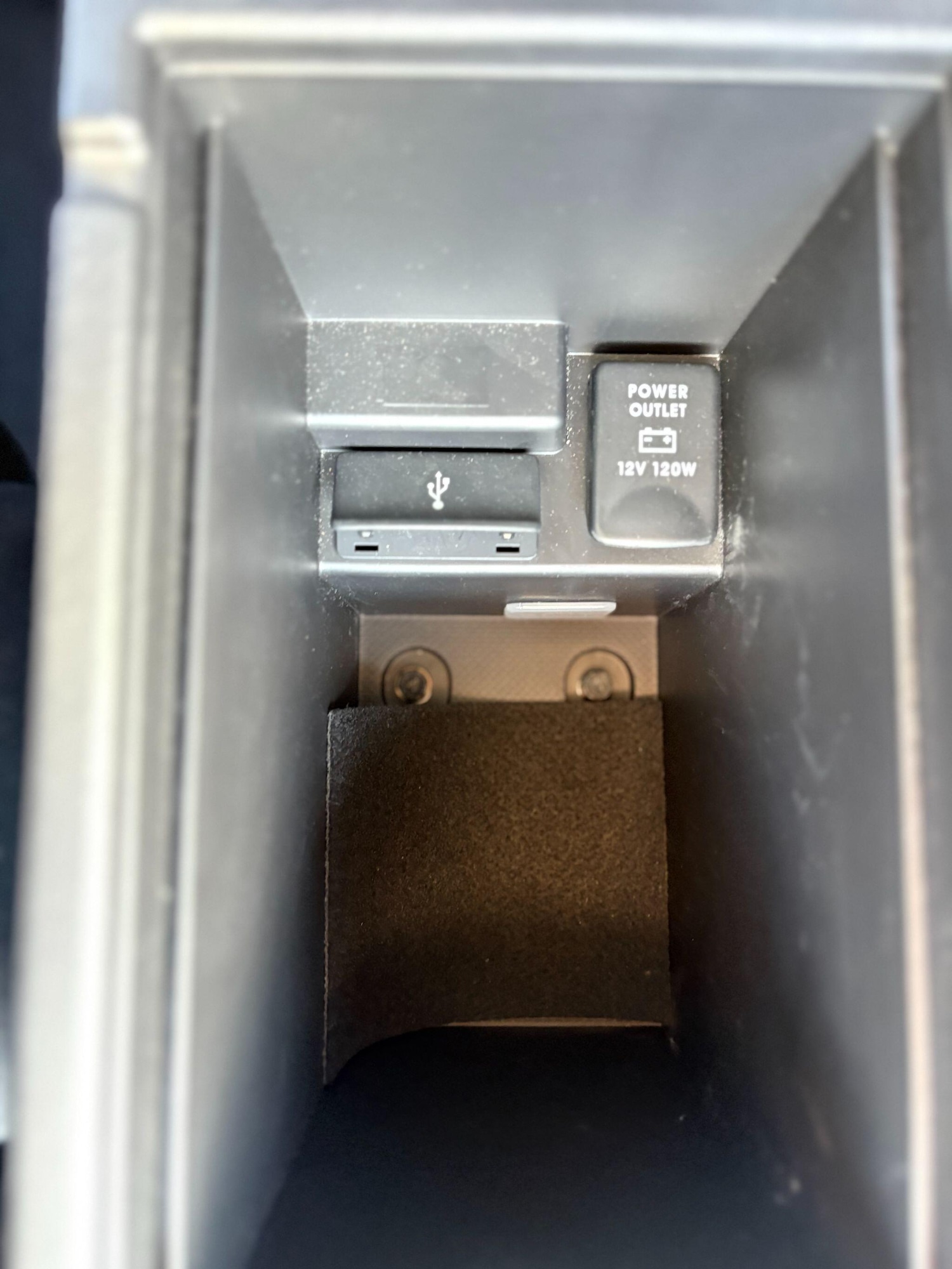 Used Mitsubishi Outlander 2017 for sale - 76388167: Photo 43