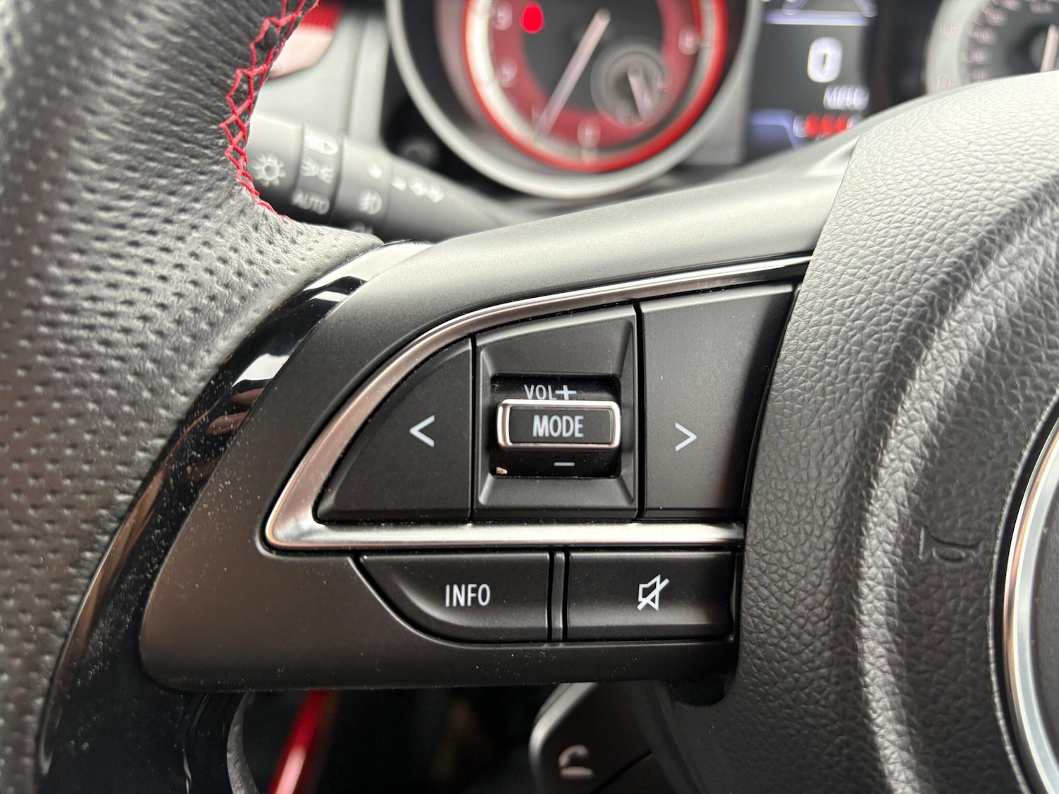 Used Suzuki Swift 2023 for sale - 77352076: Photo 31