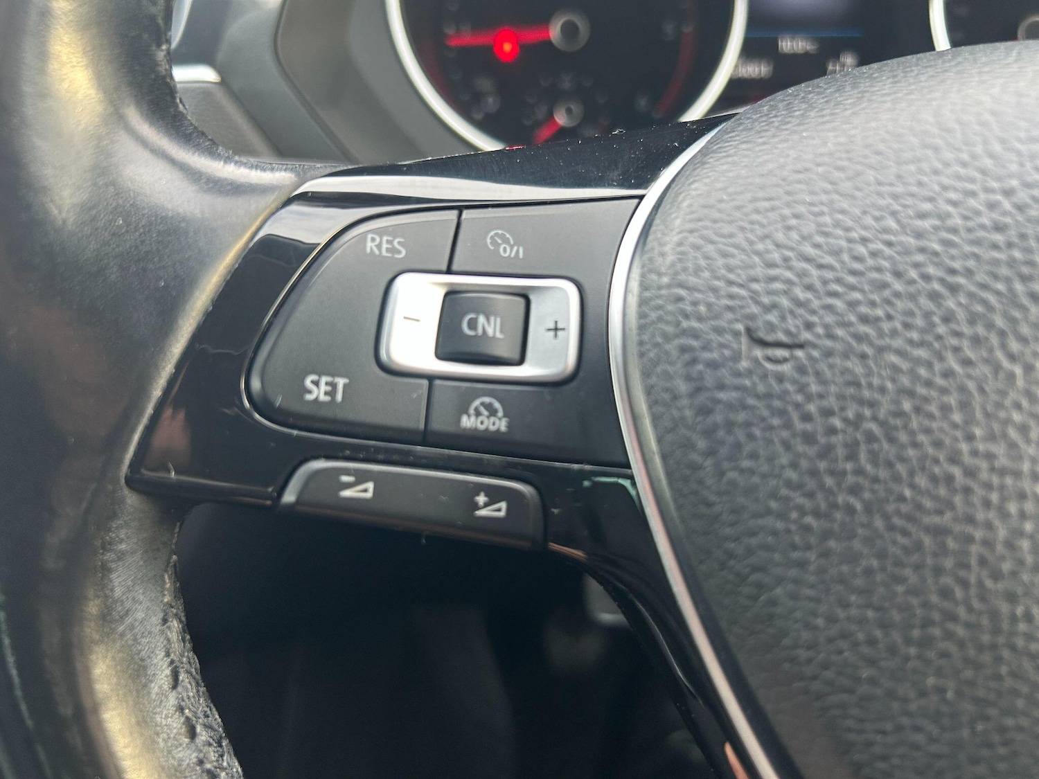 Used Volkswagen Tiguan for sale - 77670296: Photo 36