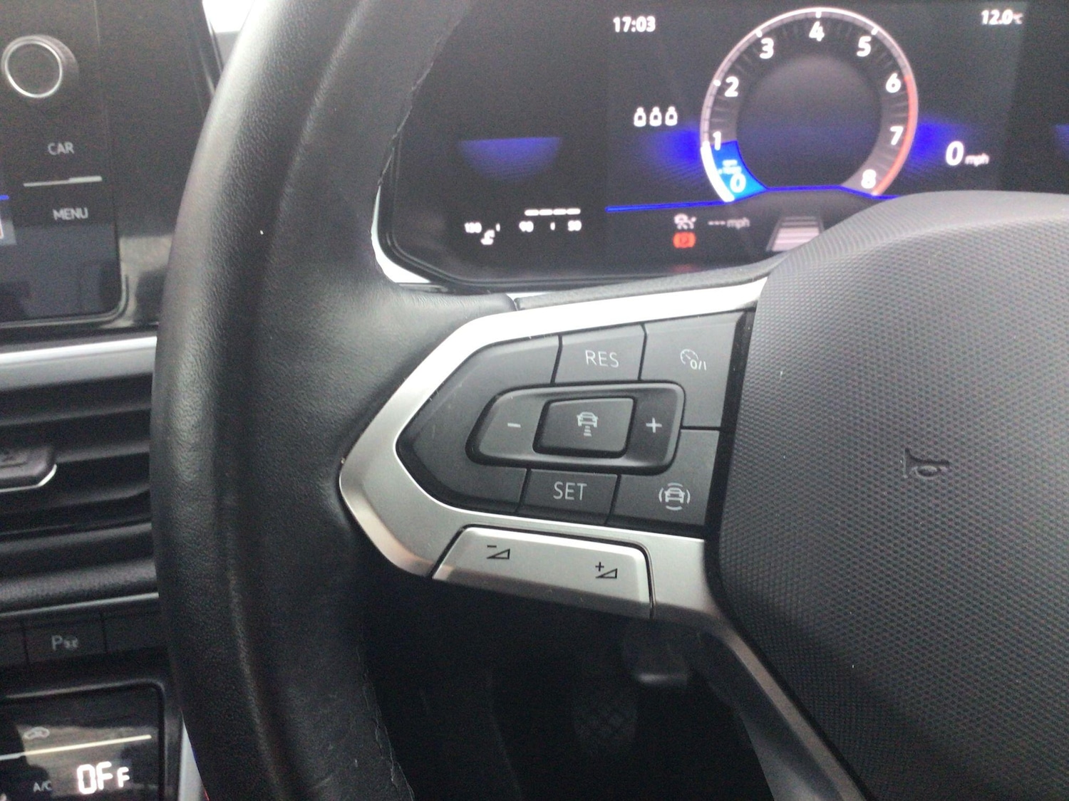 Used Volkswagen T-Roc 2022 for sale - 76377340: Photo 23