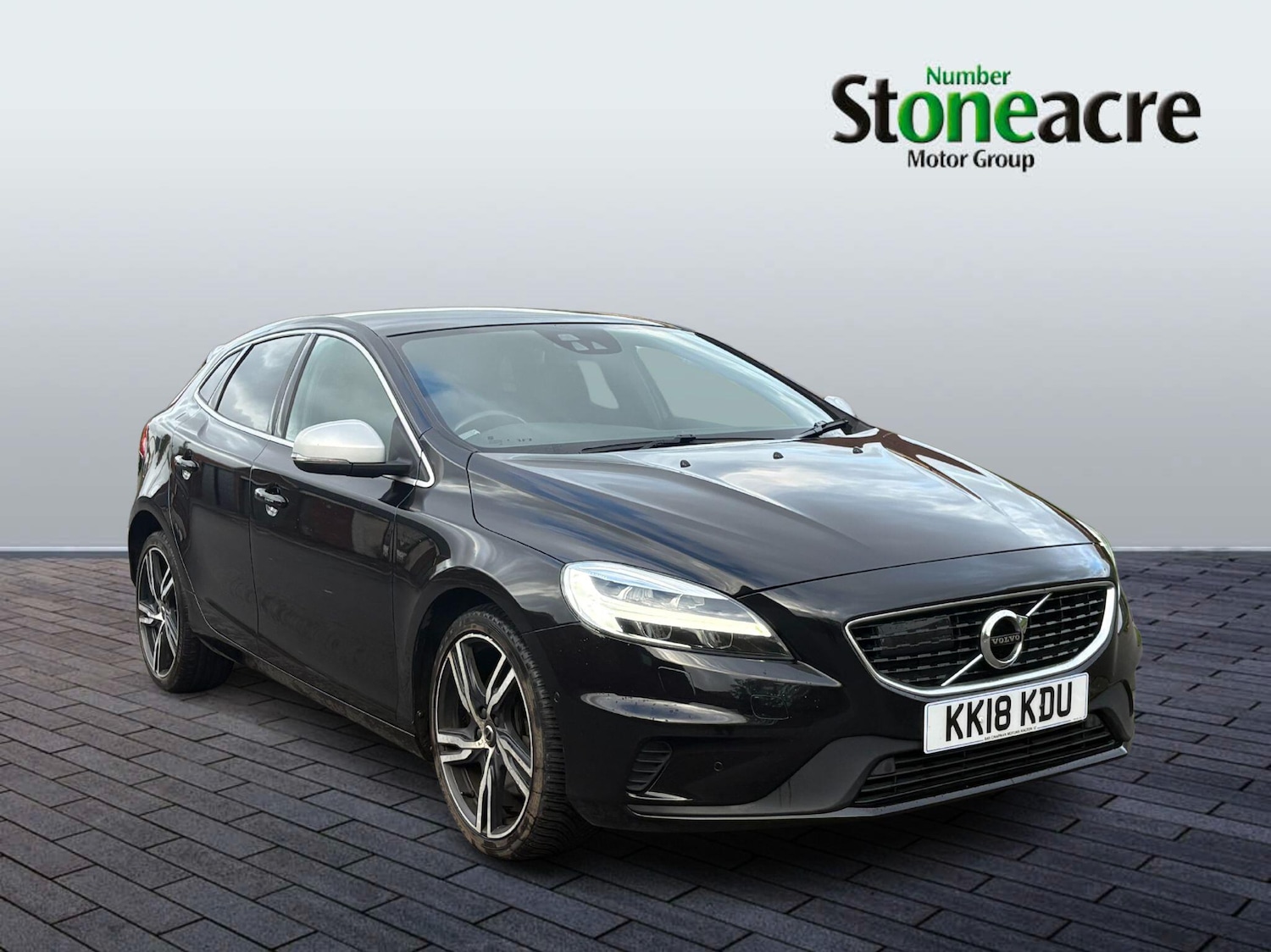 Used Volvo V40 2018 for sale - 76327227: Photo 1