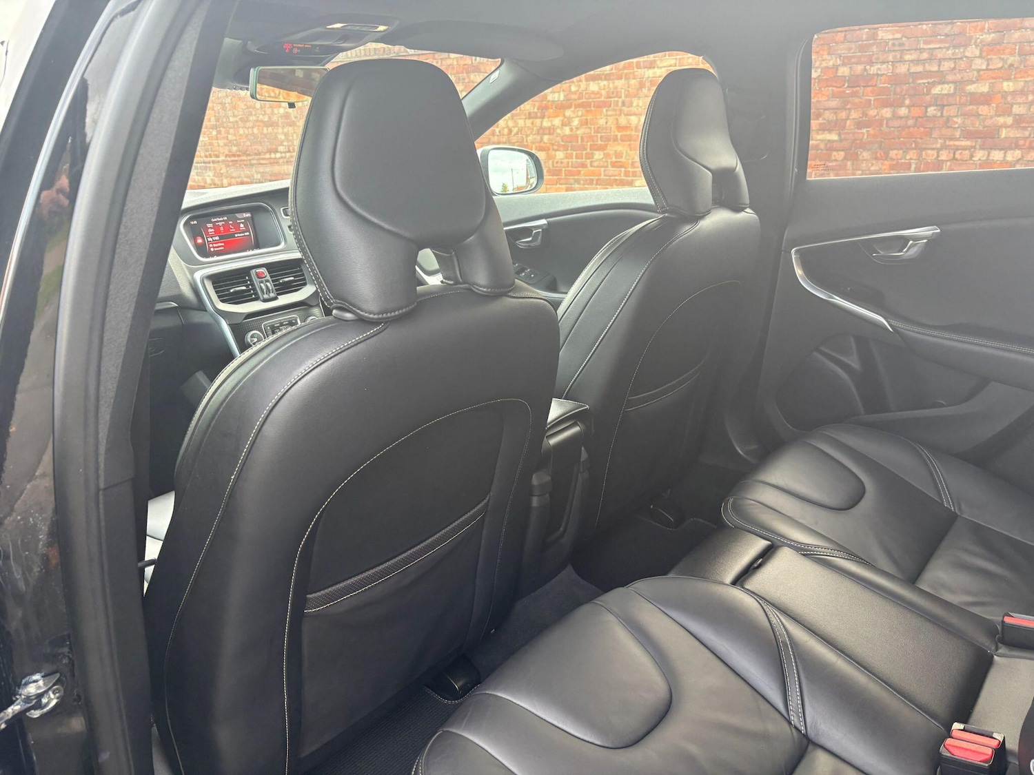 Used Volvo V40 2018 for sale - 76327227: Photo 19