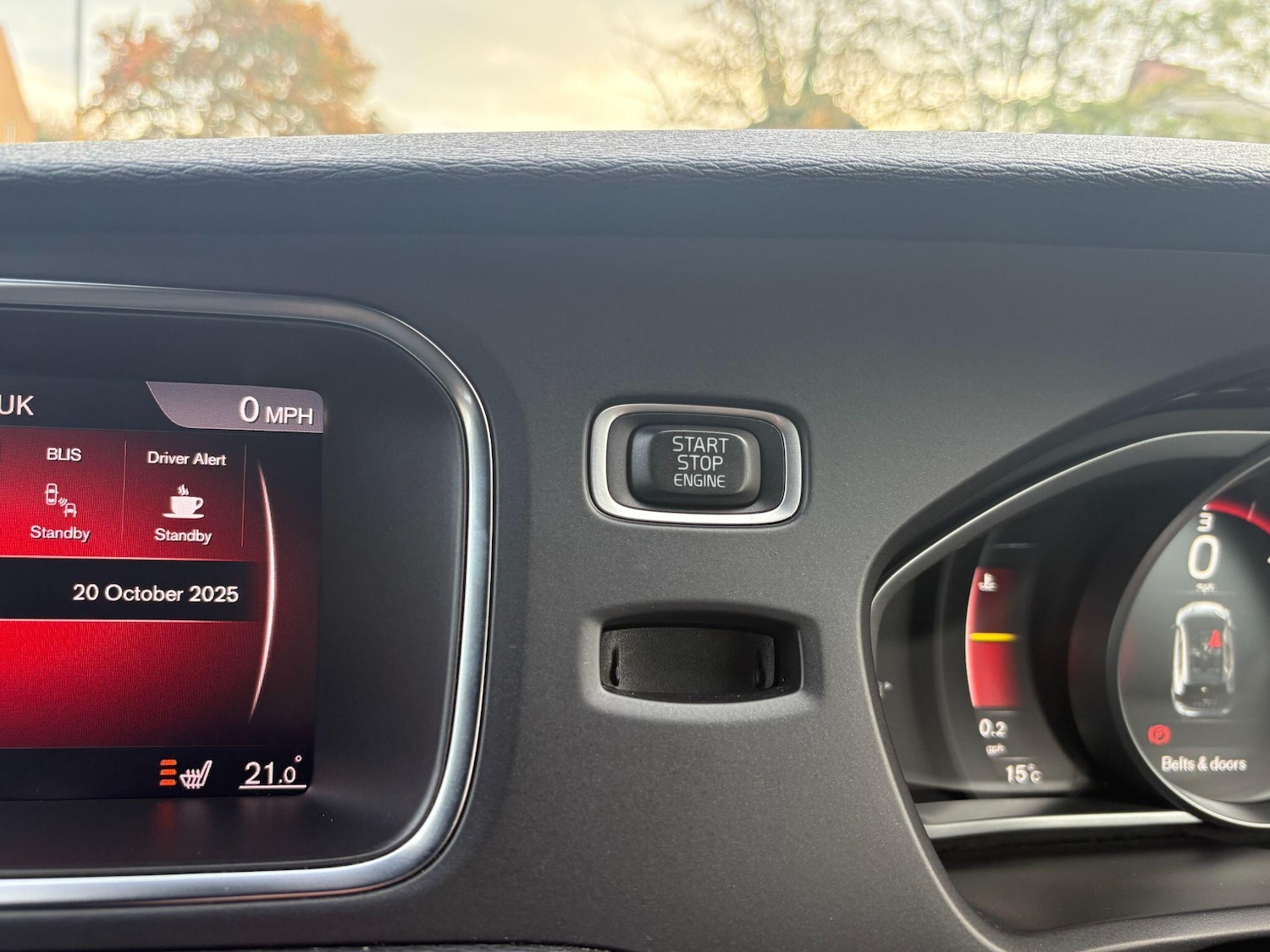 Used Volvo V40 2018 for sale - 76327227: Photo 30