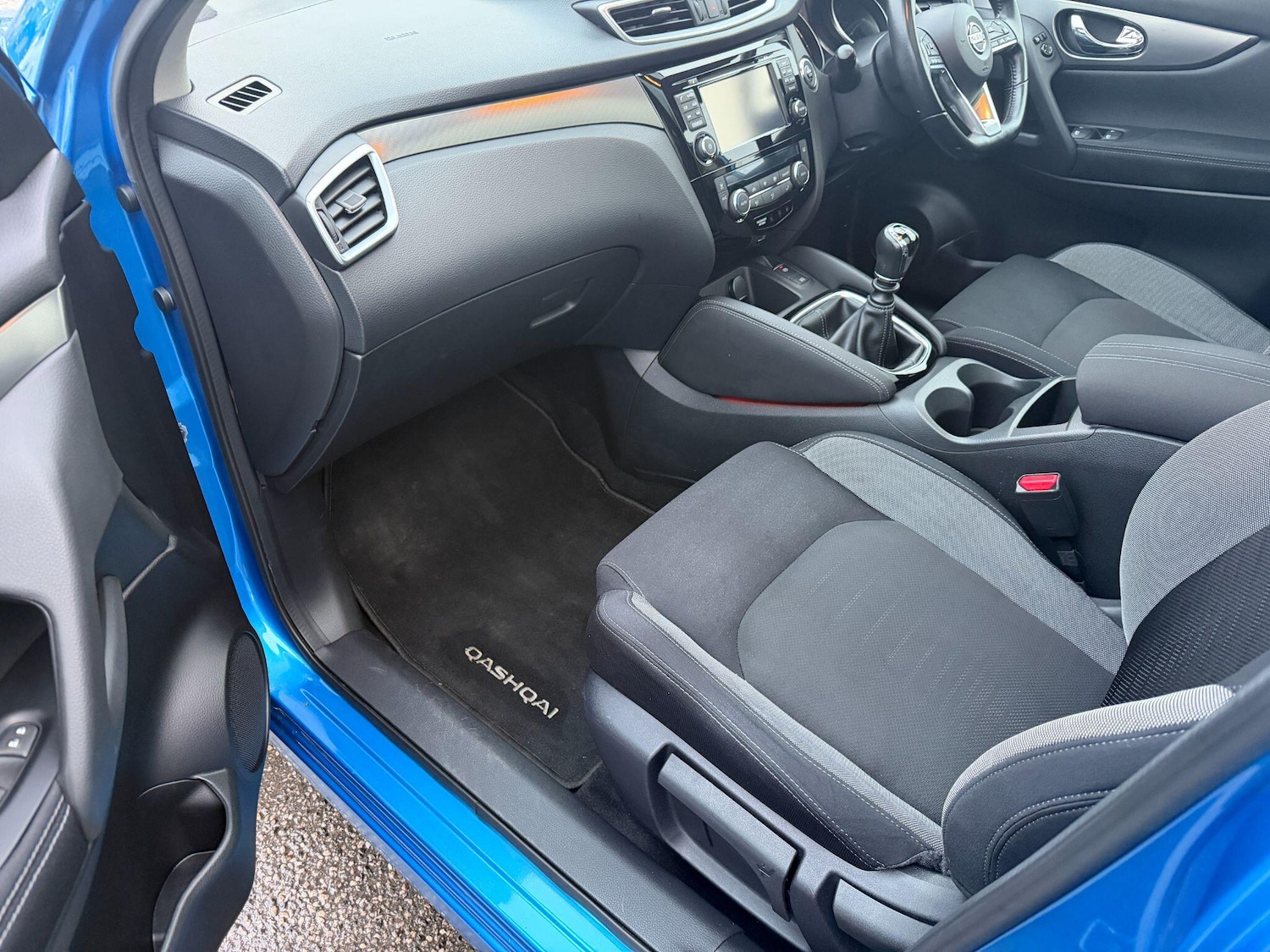 Used Nissan Qashqai 2017 for sale - 77144201: Photo 15