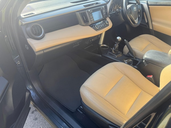 Used Toyota RAV4 2015 for sale - 76122279: Photo 12