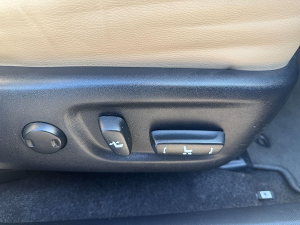 Used Toyota RAV4 2015 for sale - 76122279: Photo 16