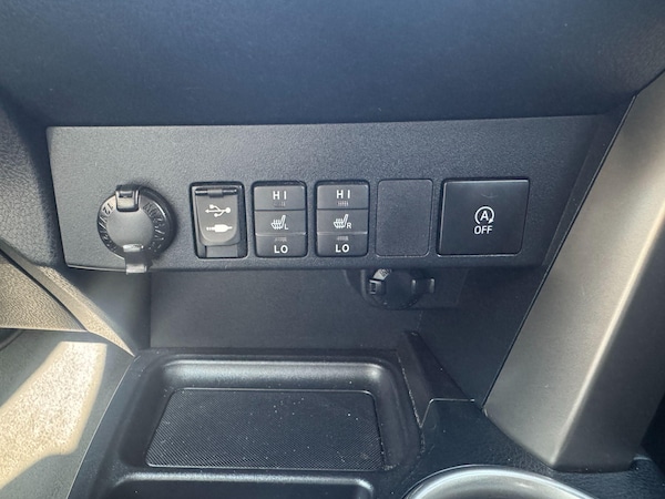 Used Toyota RAV4 2015 for sale - 76122279: Photo 26