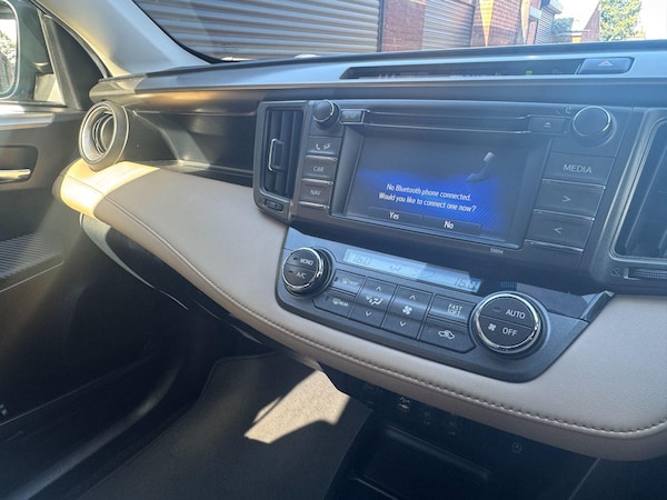 Used Toyota RAV4 2015 for sale - 76122279: Photo 34