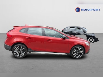 Used Volvo V40 2018 for sale - 79344710: Photo