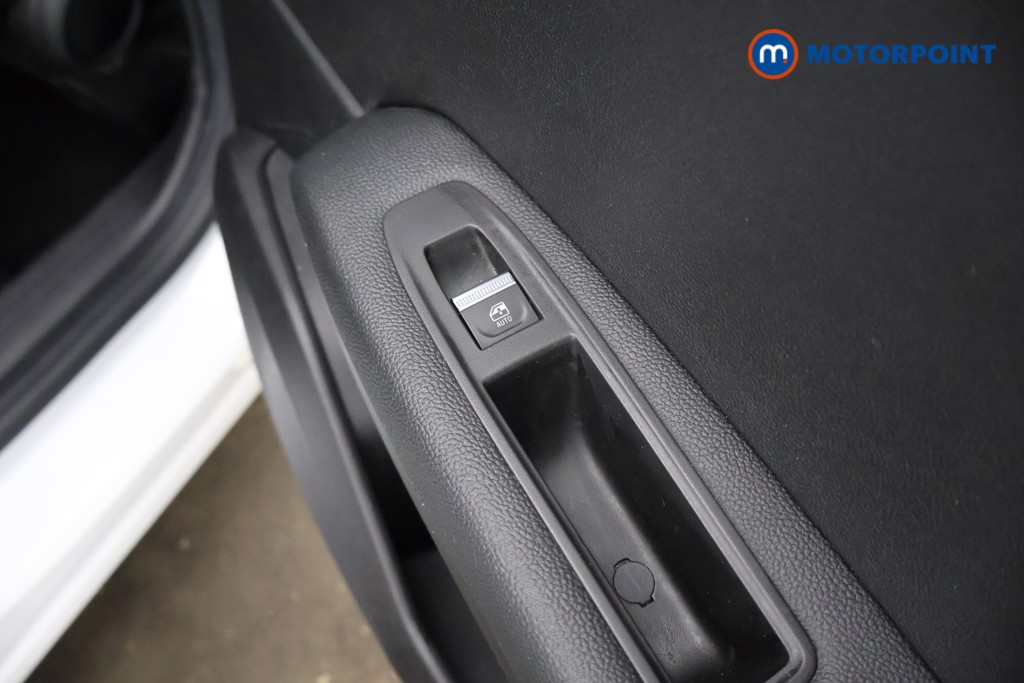 Used Renault Captur 2024 for sale - 76719662: Photo 28