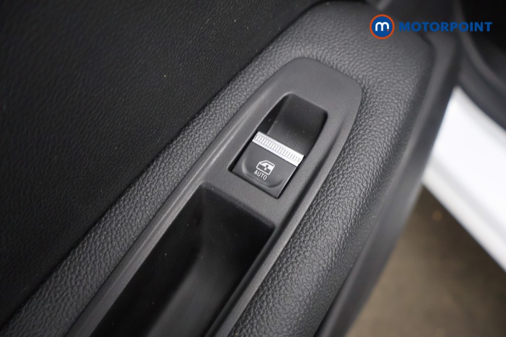 Used Renault Captur 2024 for sale - 76719662: Photo 35