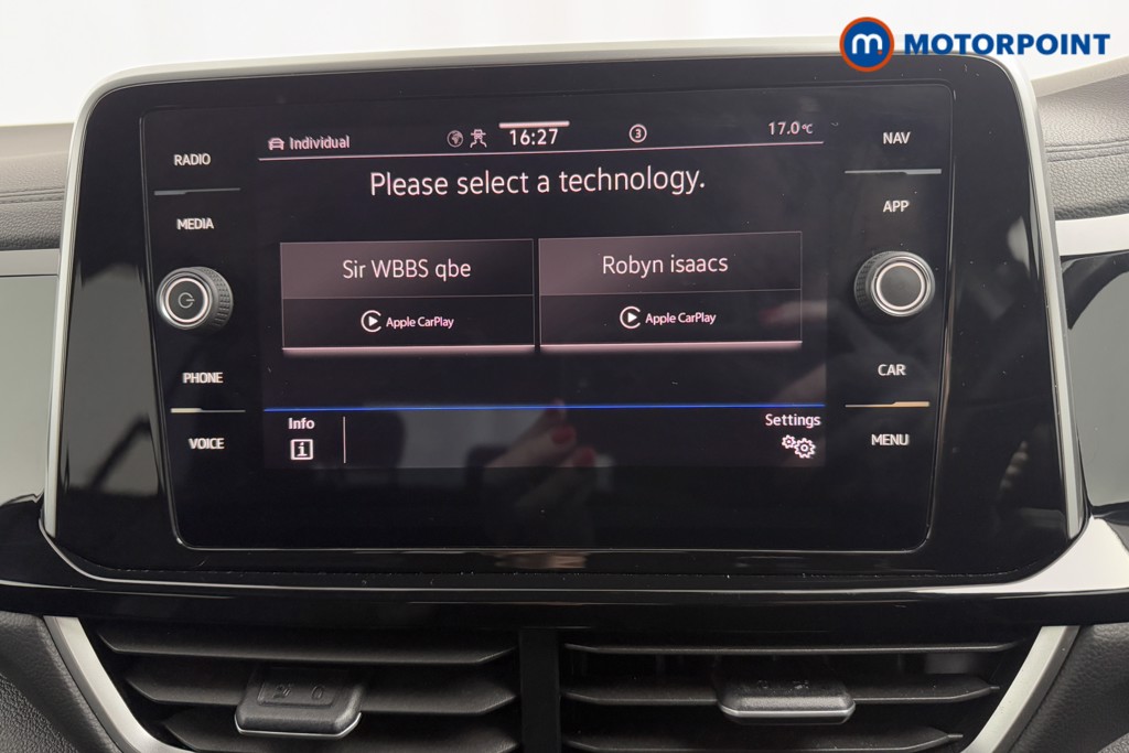 Used Volkswagen T-Roc 2022 for sale - 76367239: Photo 16