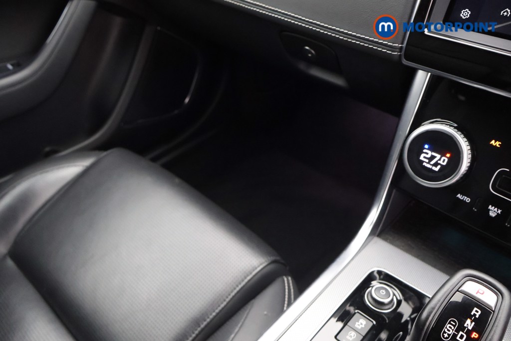 Used Jaguar XE 2021 for sale - 77848903: Photo 16