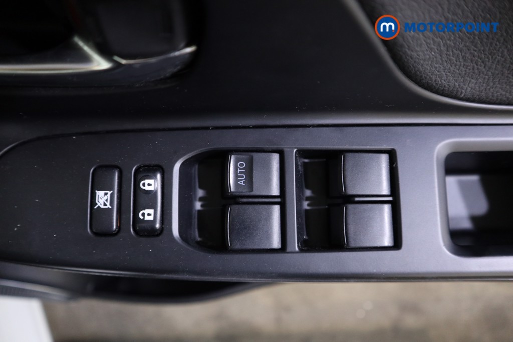 Used Toyota Yaris 2017 for sale - 77918845: Photo 26