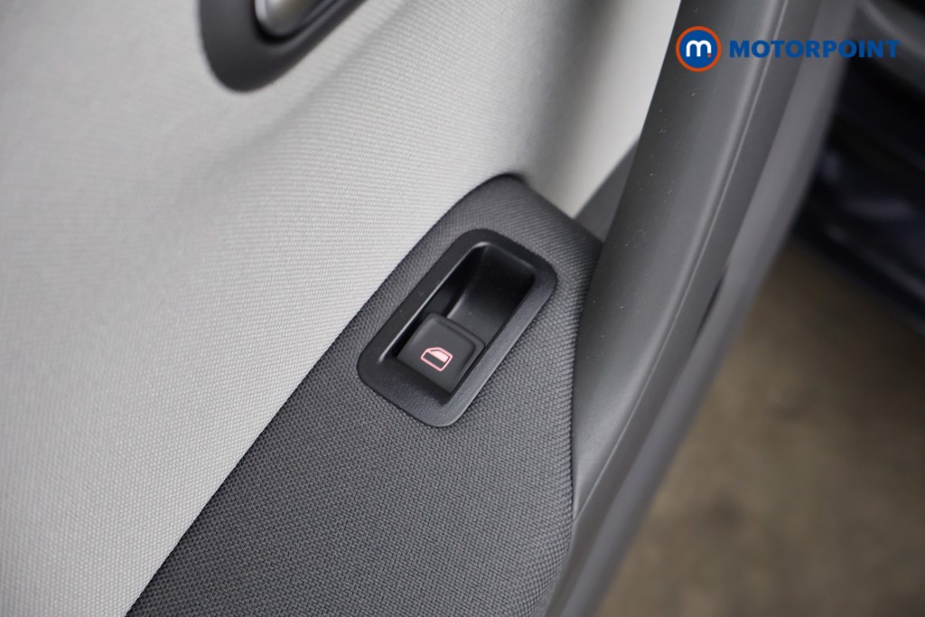 Used Volkswagen Polo 2015 for sale - 77998008: Photo 40